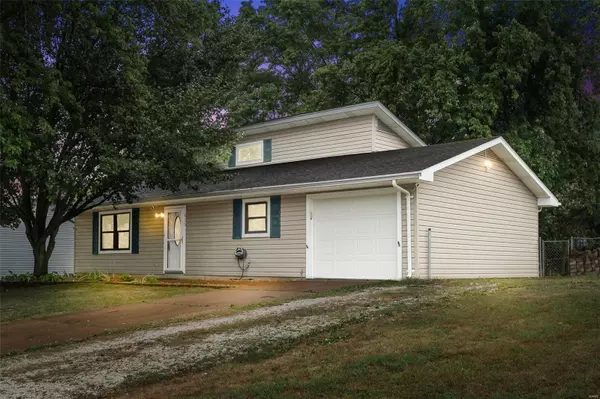 615 Albany Ave, St Clair, MO 63077
