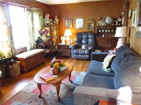 Cuba, MO 65453,108 Orchard