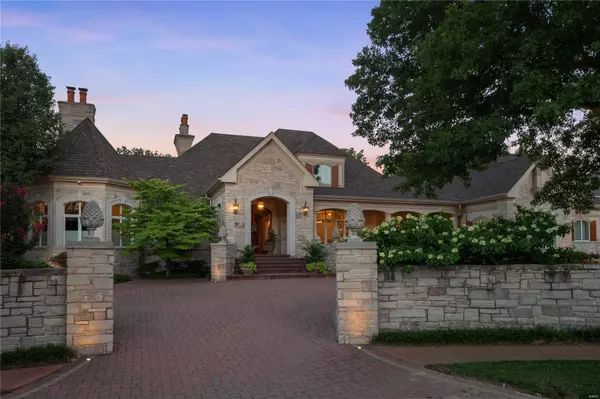 Creve Coeur, MO 63141,304 Bel Arbor LN