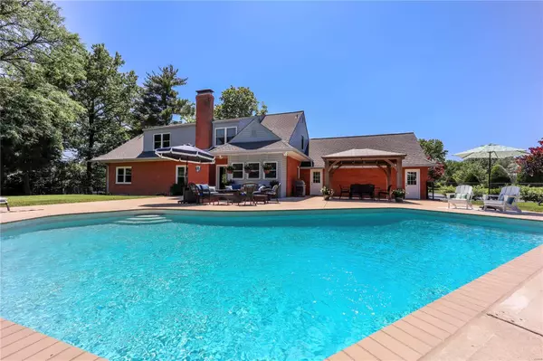 Creve Coeur, MO 63141,154 Carriage Square Drive