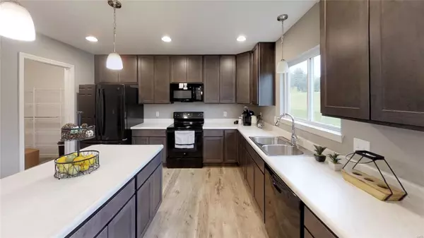 Pacific, MO 63069,992 Westlake Village Drive