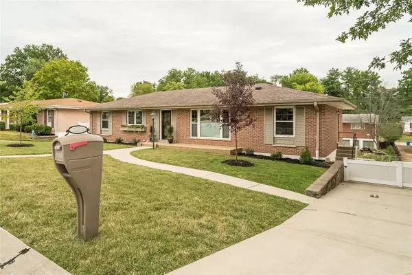 St Louis, MO 63123,7220 Briarview DR