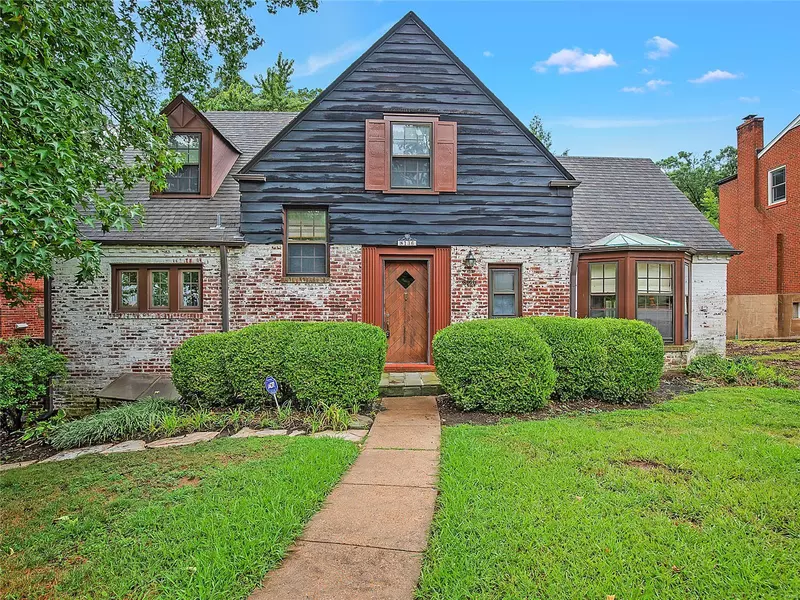 8136 Cornell CT, University City, MO 63130