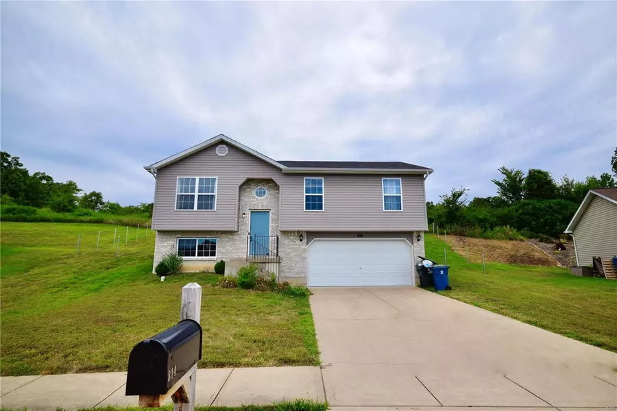 814 Hawks Circle DR, Hillsboro, MO 63050