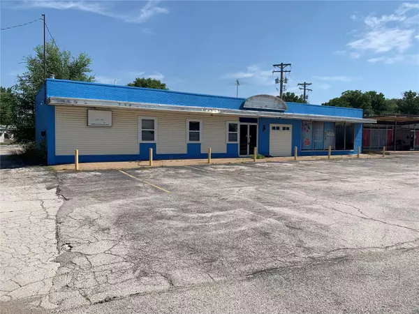 605 Berkshire Blvd., East Alton, IL 62024