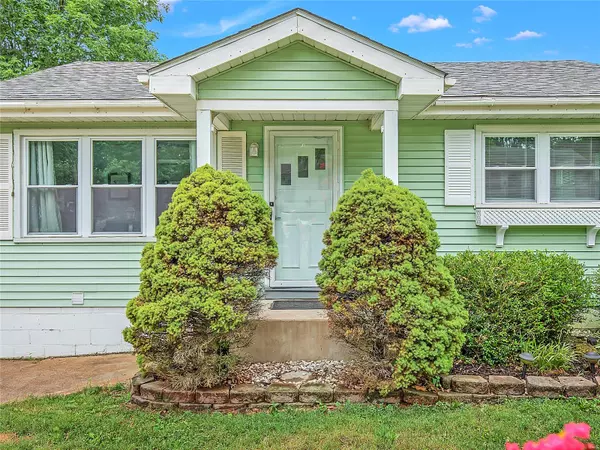 Ellisville, MO 63021,412 Hillcrest BLVD