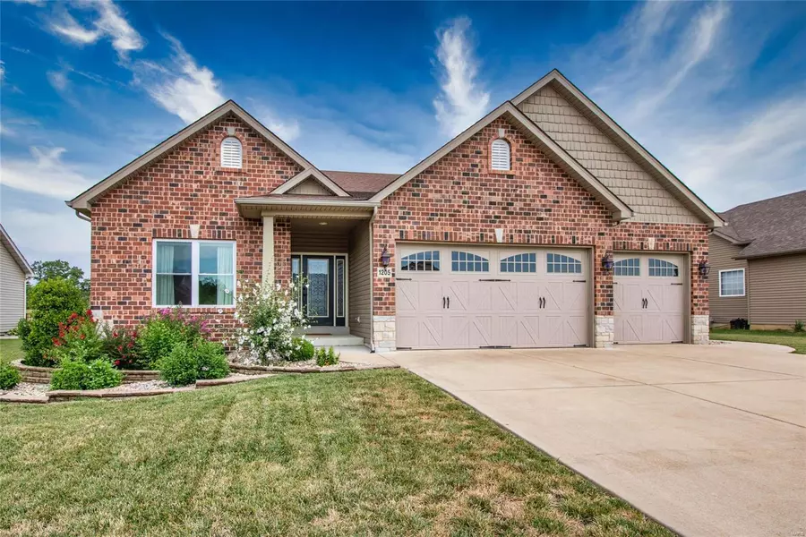 1205 Riesling LN, Pevely, MO 63070