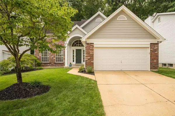 924 Big Bend Station DR, Manchester, MO 63088