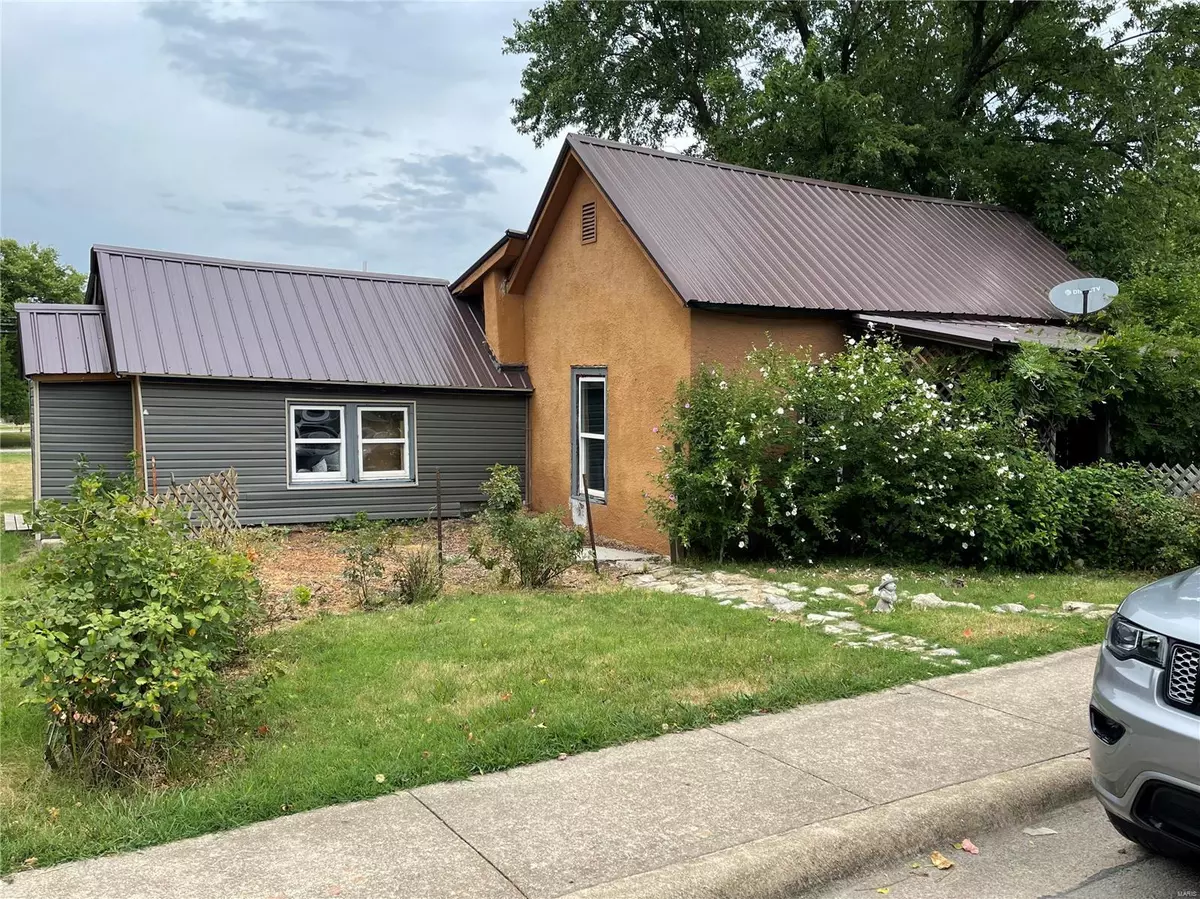Lebanon, MO 65536,567 W Hayes ST