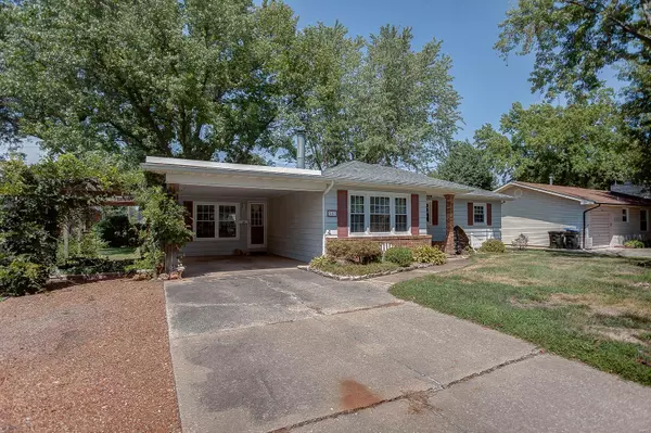 Red Bud, IL 62278,317 W Field DR