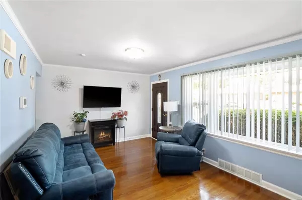 St Louis, MO 63137,1106 Troy DR