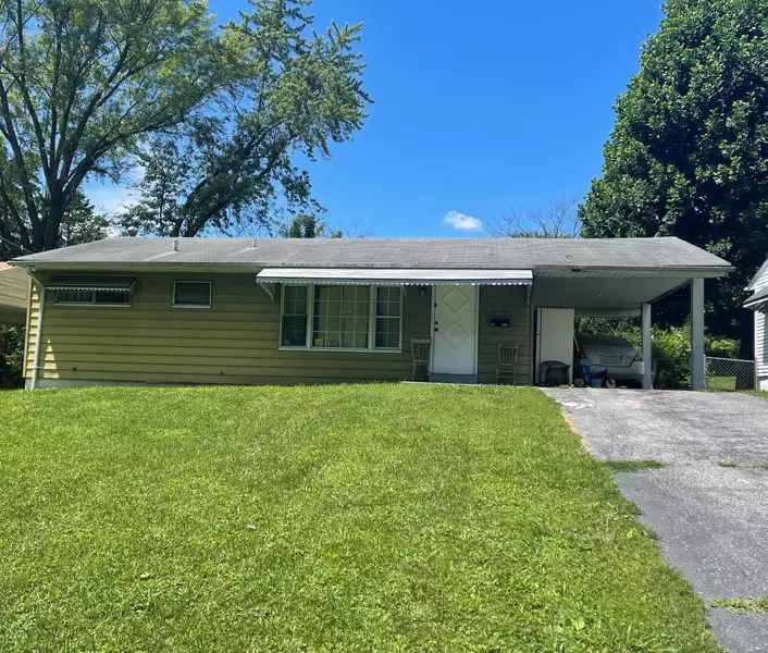 10013 Lakemoor DR, St Louis, MO 63136
