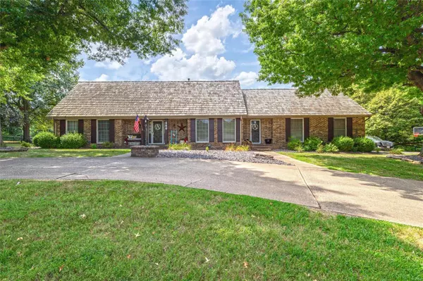 460 Sunset DR, Lebanon, MO 65536