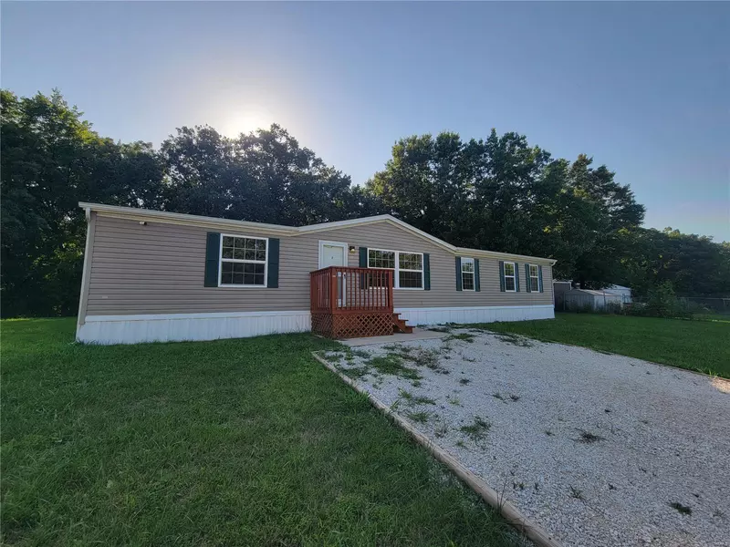 51 Wayne DR, Moscow Mills, MO 63362