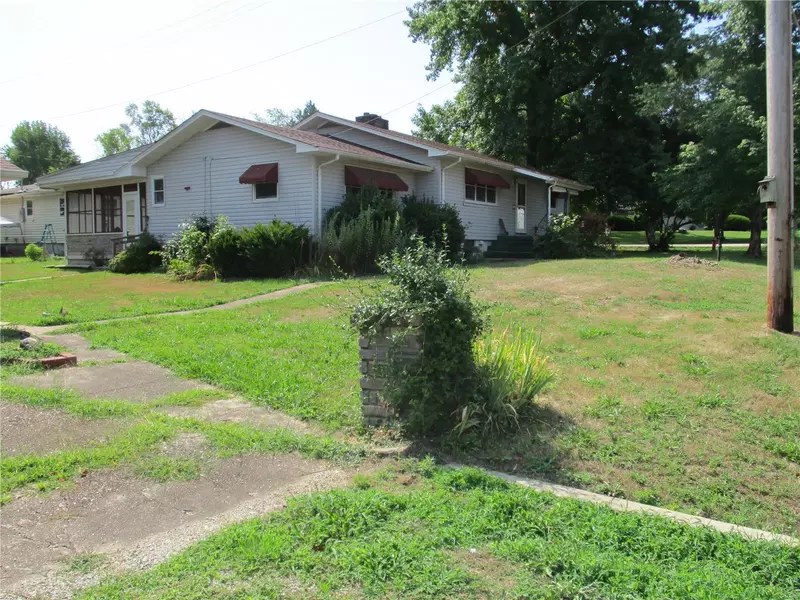 1201 Grand, Cuba, MO 65453