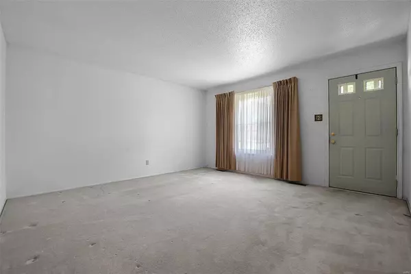 Hazelwood, MO 63042,7415 Foxfield DR