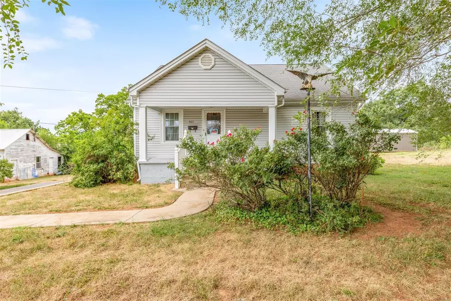 921 W Liberty, Farmington, MO 63640