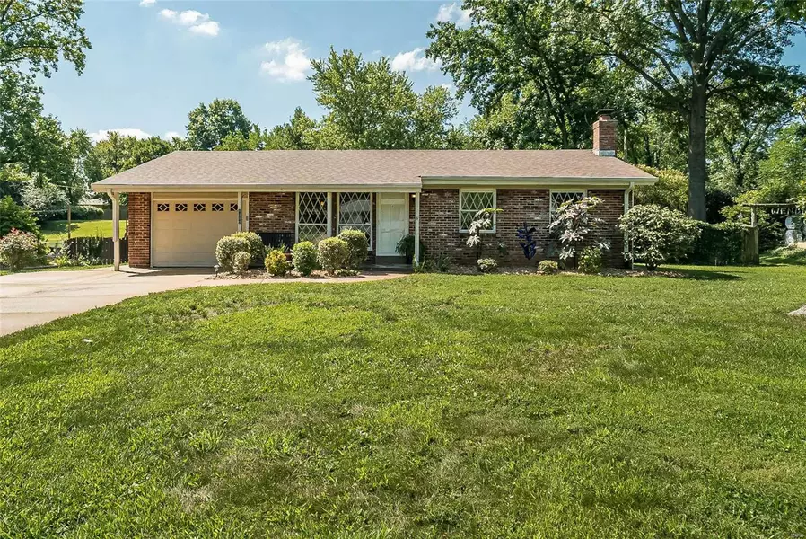 1330 Marsh AVE, Ellisville, MO 63011