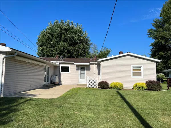 Altamont, IL 62411,105 S Reynolds St