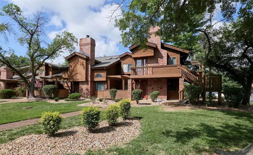 109 Hemingway LN #A, Weldon Spring, MO 63304