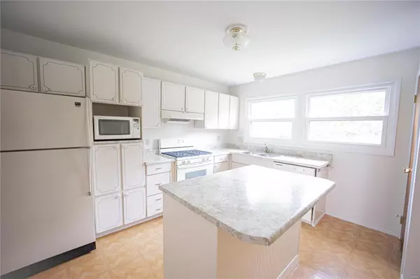 Fairview Heights, IL 62208,317 Laurel DR