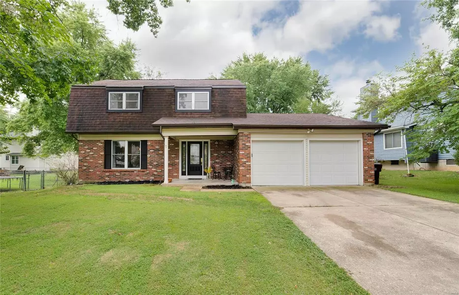 9 Shining Rock DR, St Peters, MO 63376