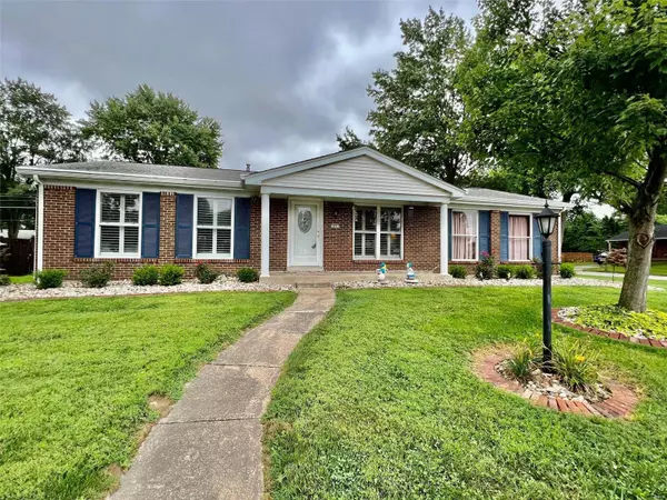 Godfrey, IL 62035,625 Saint Rose DR