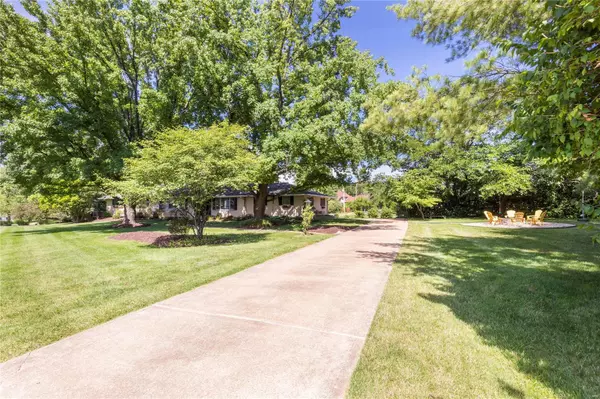 St Louis, MO 63131,19 Marsally DR