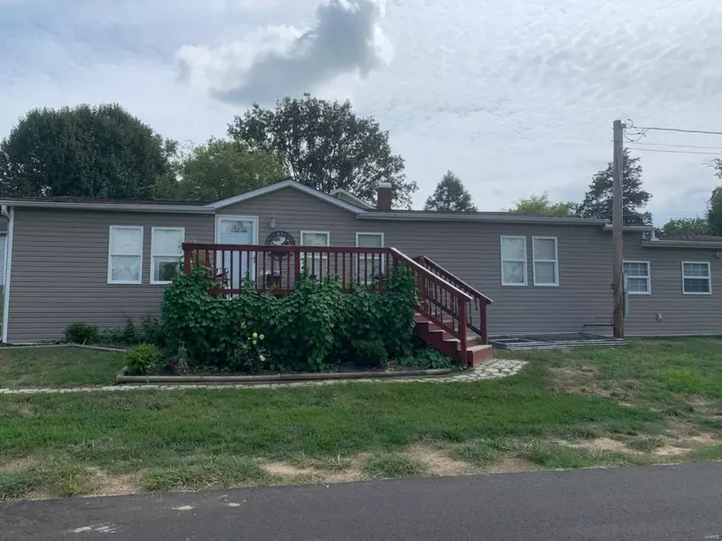 600 4th ST, Scott City, MO 63780