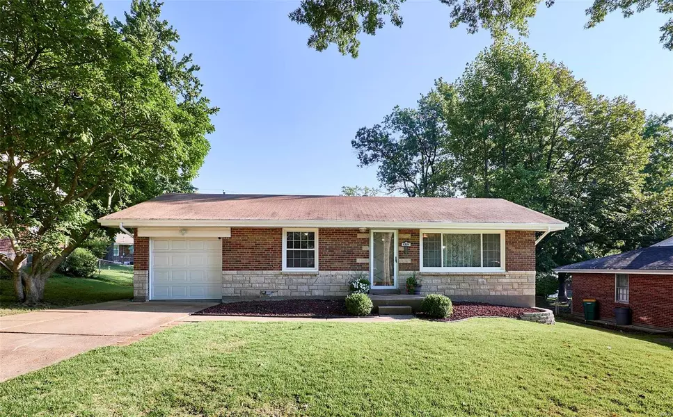 1221 Forest Home Drive, Bellefontaine Nghbrs, MO 63137