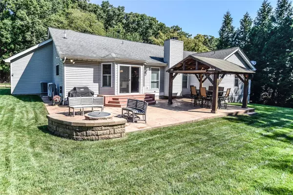 Ballwin, MO 63021,983 Kiefer Trails DR
