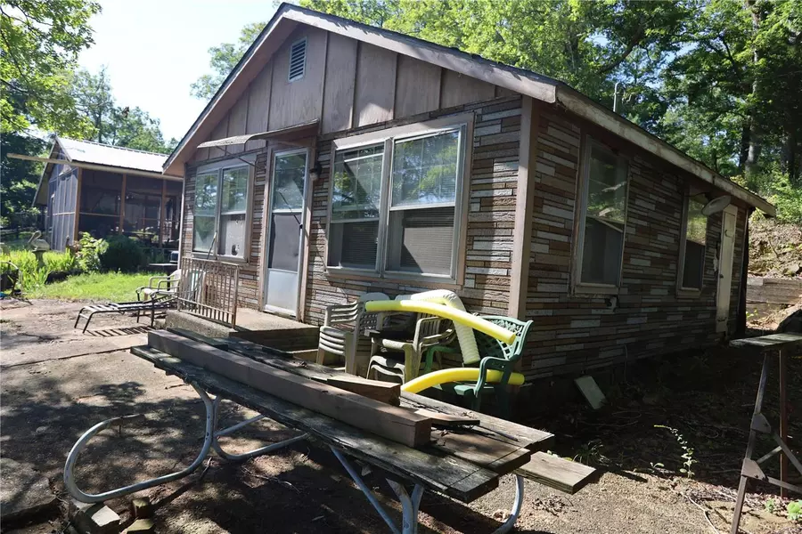 11242 Potosi Lake RD, Mineral Point, MO 63660