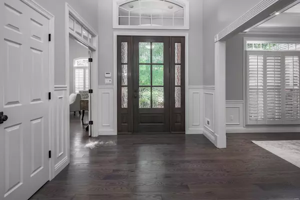 Creve Coeur, MO 63141,12420 Stratford Ridge CT