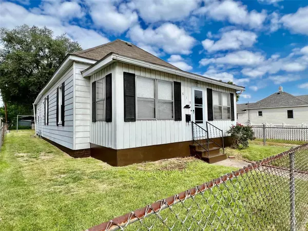 East Alton, IL 62024,619 Bowman AVE