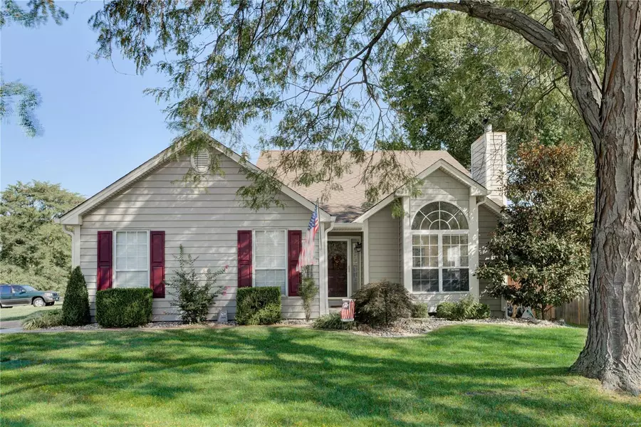 1052 Johanna DR, Ballwin, MO 63021