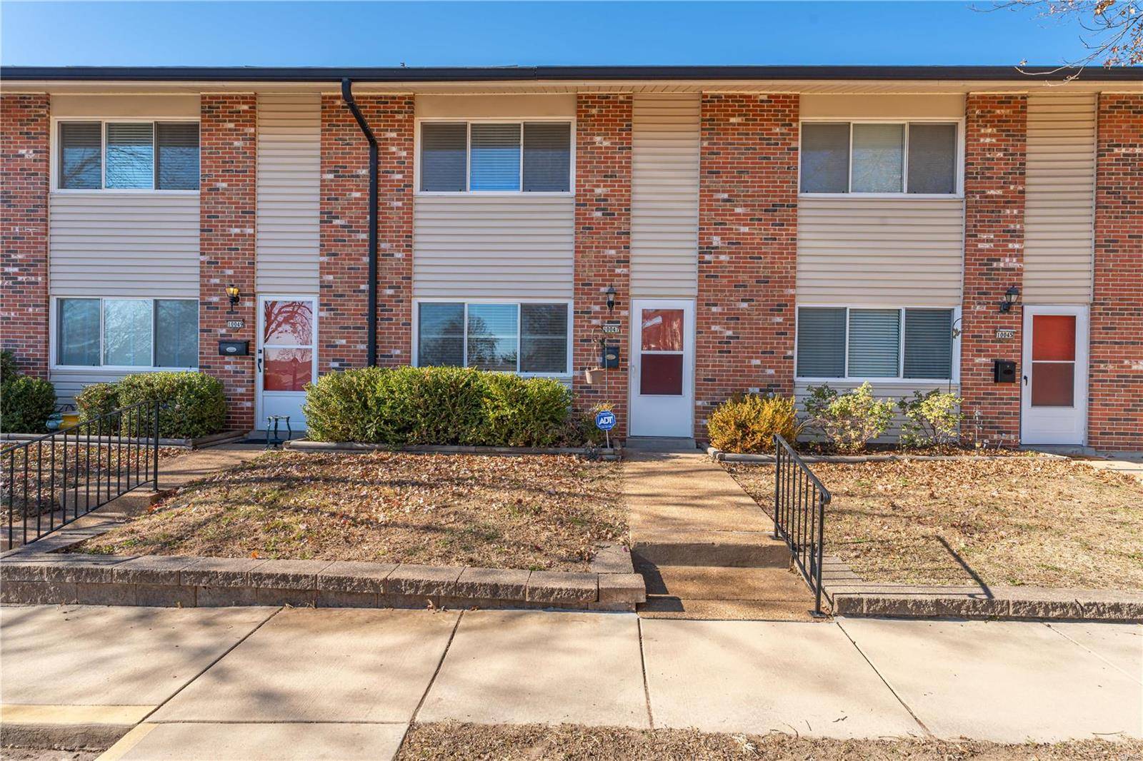 10047 Echoridge LN, St Louis, MO 63123