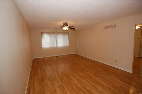 Ballwin, MO 63021,102 Caravel CT
