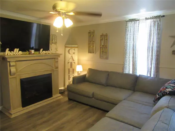 Troy, IL 62294,105 S Charcoal ST S