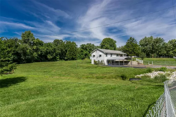 East Alton, IL 62024,275 W Rosedale DR