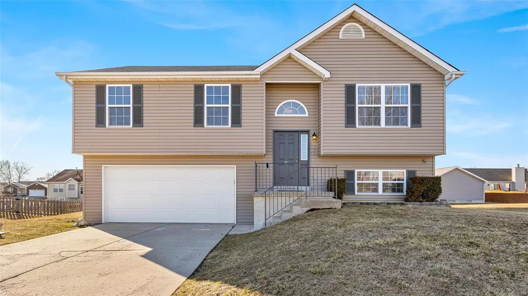 3 Overlook PL, Winfield, MO 63389