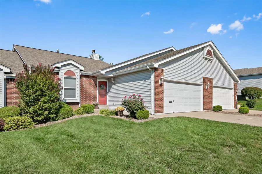 41 Lienemann CT, St Peters, MO 63303