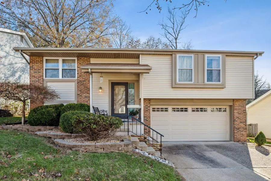 3684 Lemay Woods DR, St Louis, MO 63129
