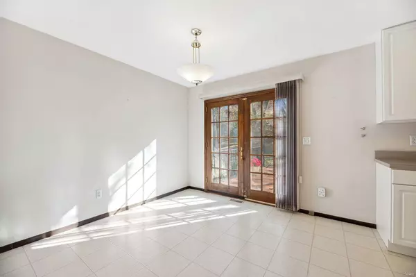 St Louis, MO 63129,3684 Lemay Woods DR