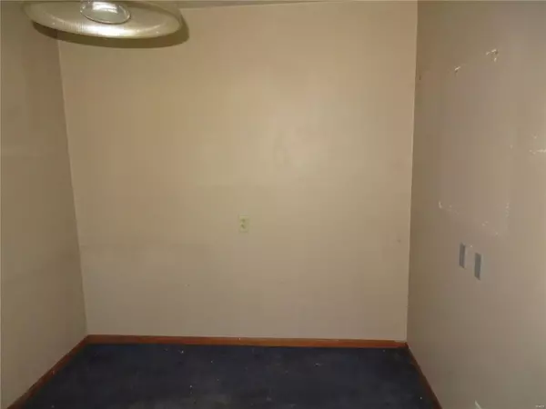 Altamont, IL 62411,728 E Division ST