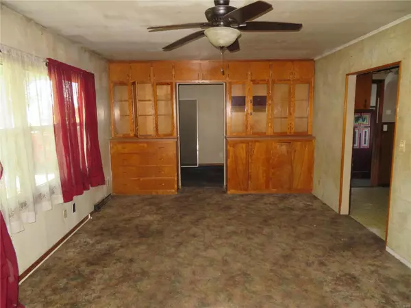 Altamont, IL 62411,728 E Division ST