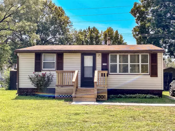 2120 Miracle AVE, Granite City, IL 62040