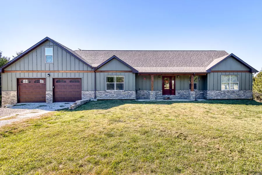 14912 Private Drive 1124, St James, MO 65559