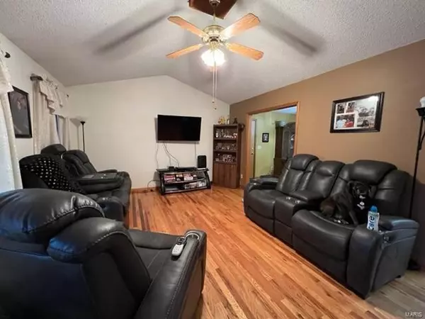 Cabool, MO 65689,1385 M- 5TH STREET