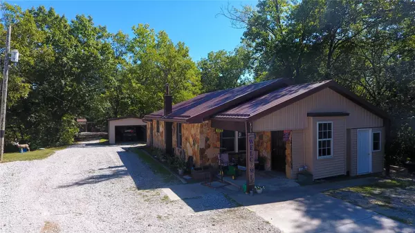 Bunker Hill, IL 62014,496 Hershey LN