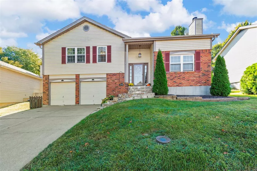 3746 Lemay Woods DR, St Louis, MO 63129